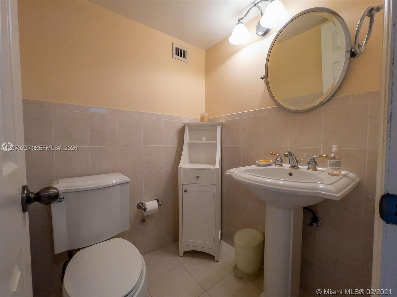 8233 Harding Ave # 204, Miami Beach FL 33141