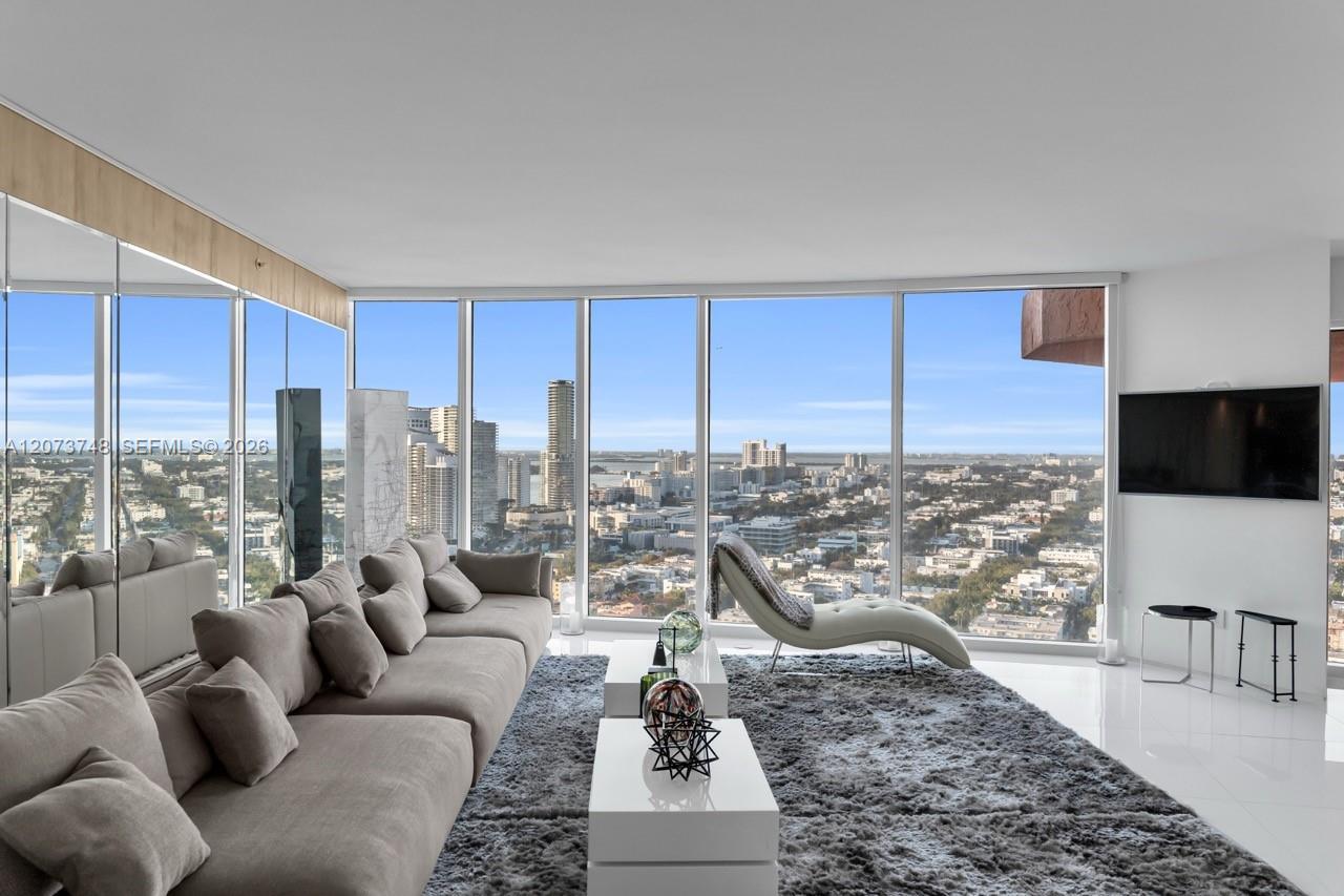 300 S Pointe Dr # 3105, Miami Beach FL 33139