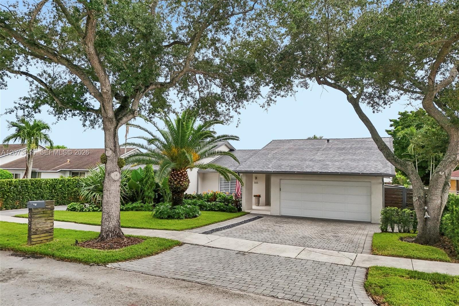 305 SW 134th Ct, Miami FL 33184