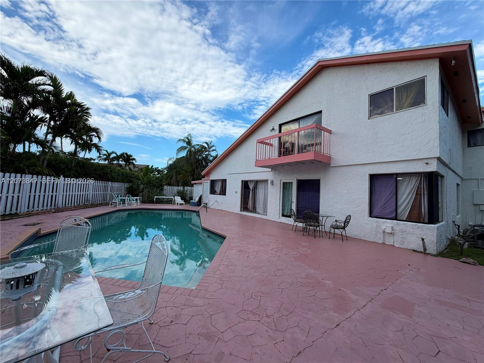 633 NE 204th Ln # 633, Miami FL 33179