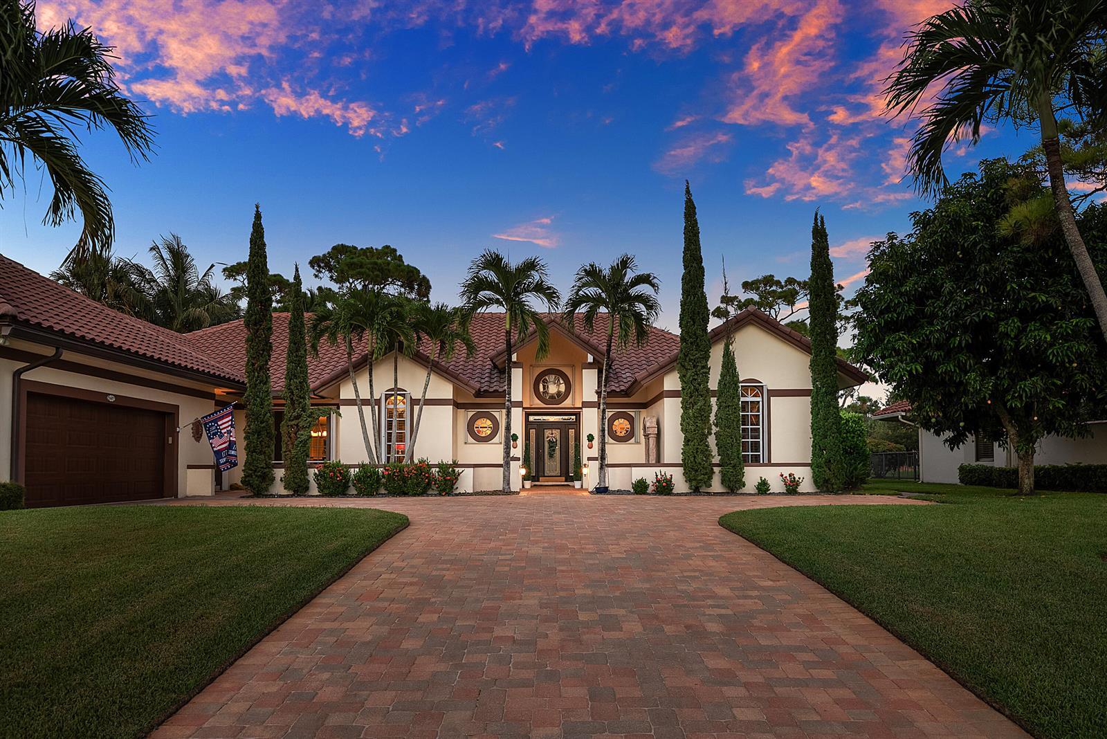 586 N Country Club Drive, Atlantis FL 33462
