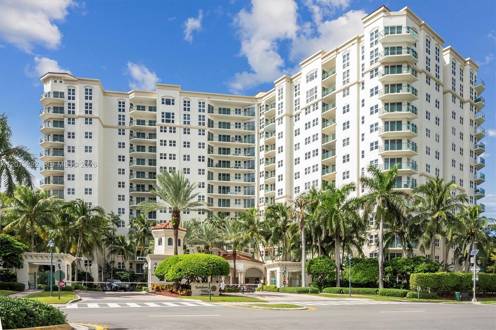 20000 E Country Club Dr # 302, Aventura FL 33180