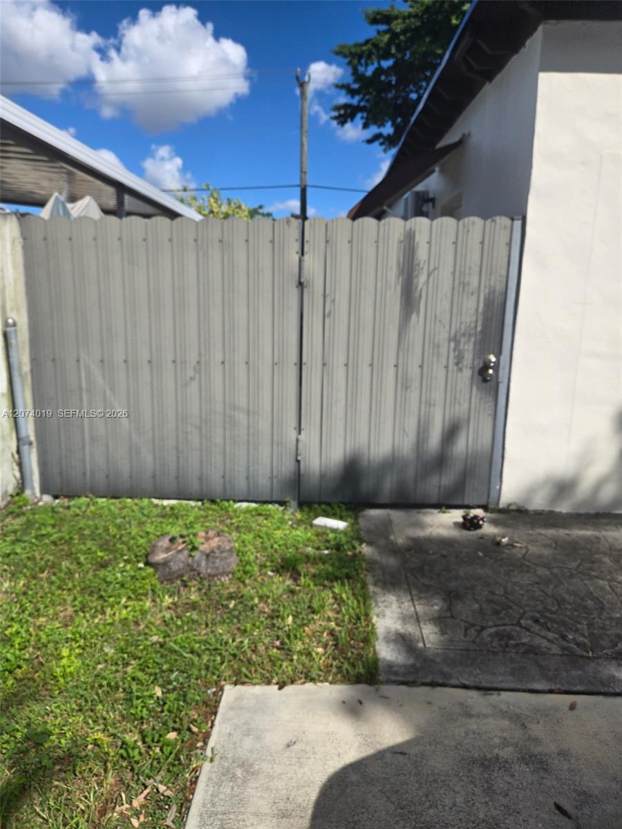 7785 SW 36th St, Miami FL 33155
