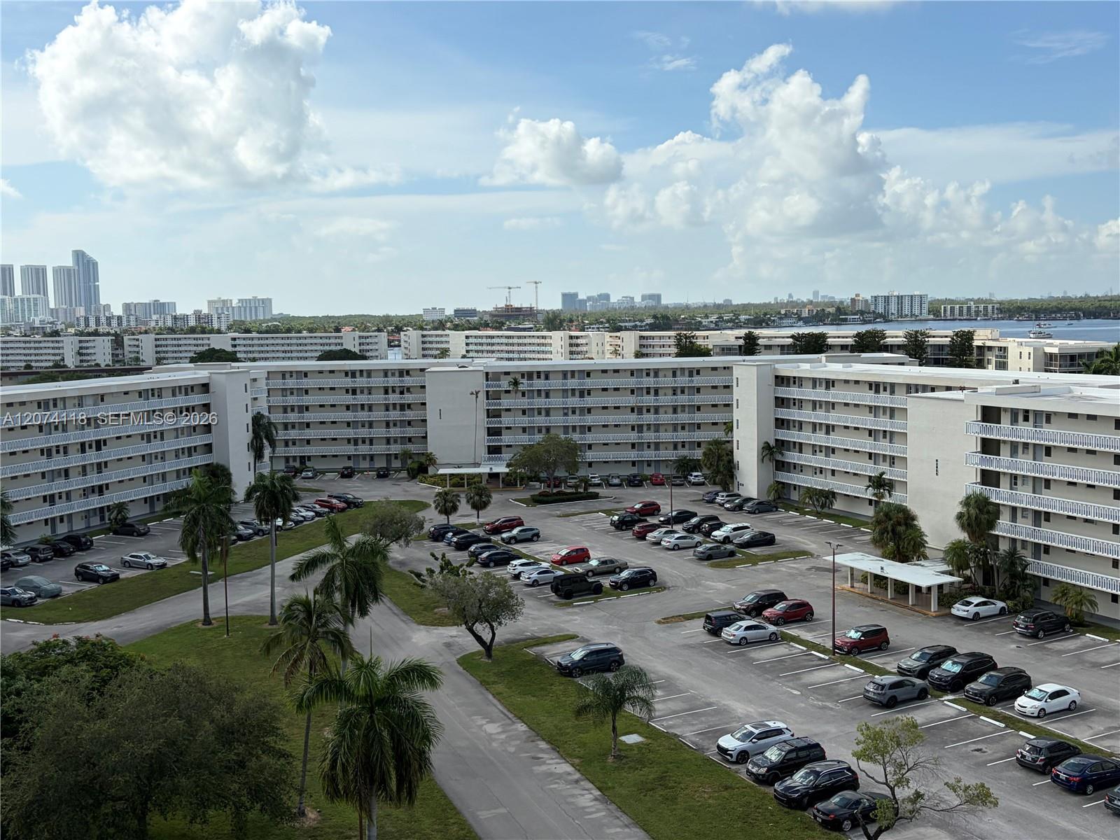 18011 Biscayne Blvd # 905, Aventura FL 33160