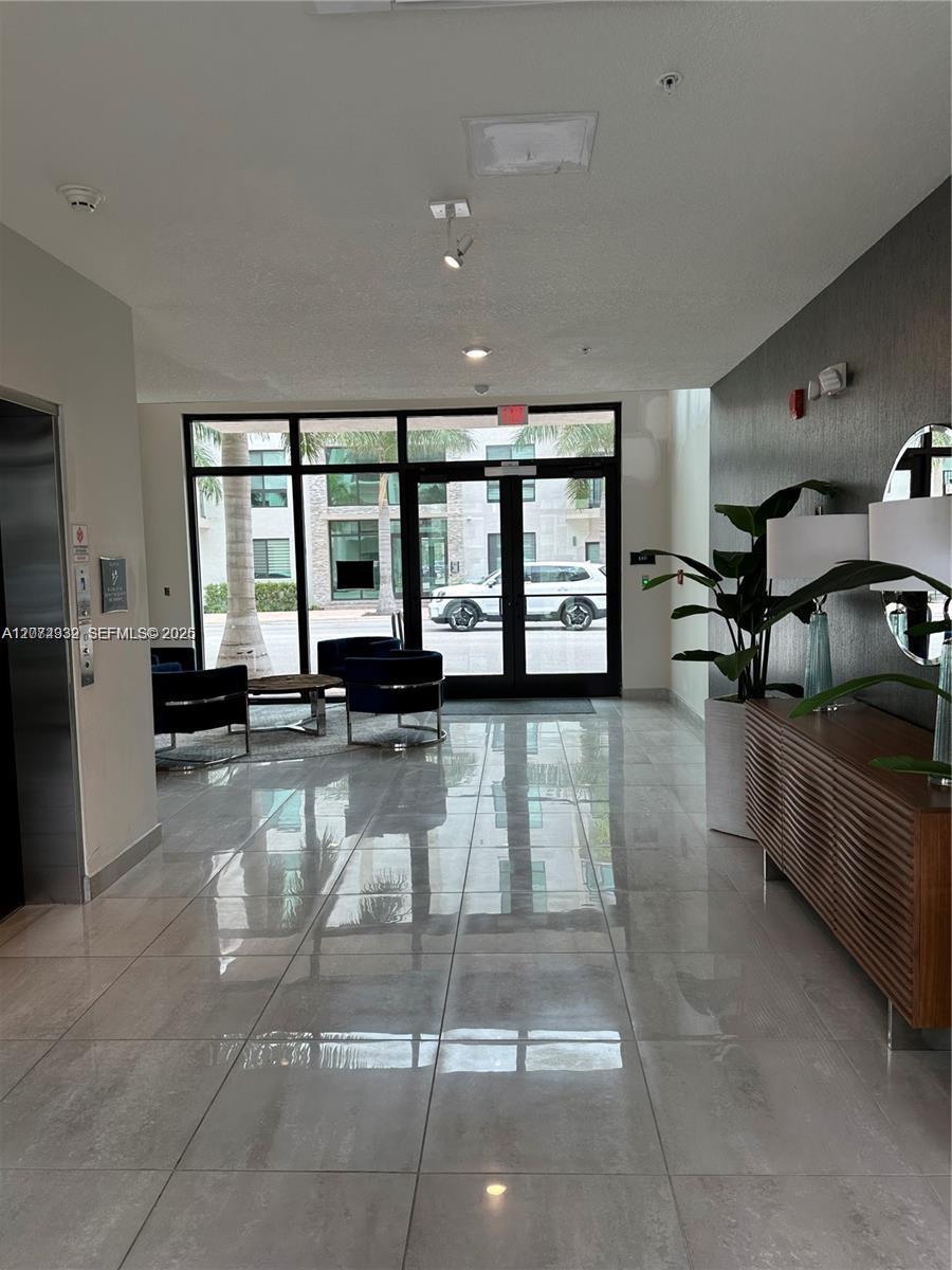 8201 NW 41st St # 206, Doral FL 33166