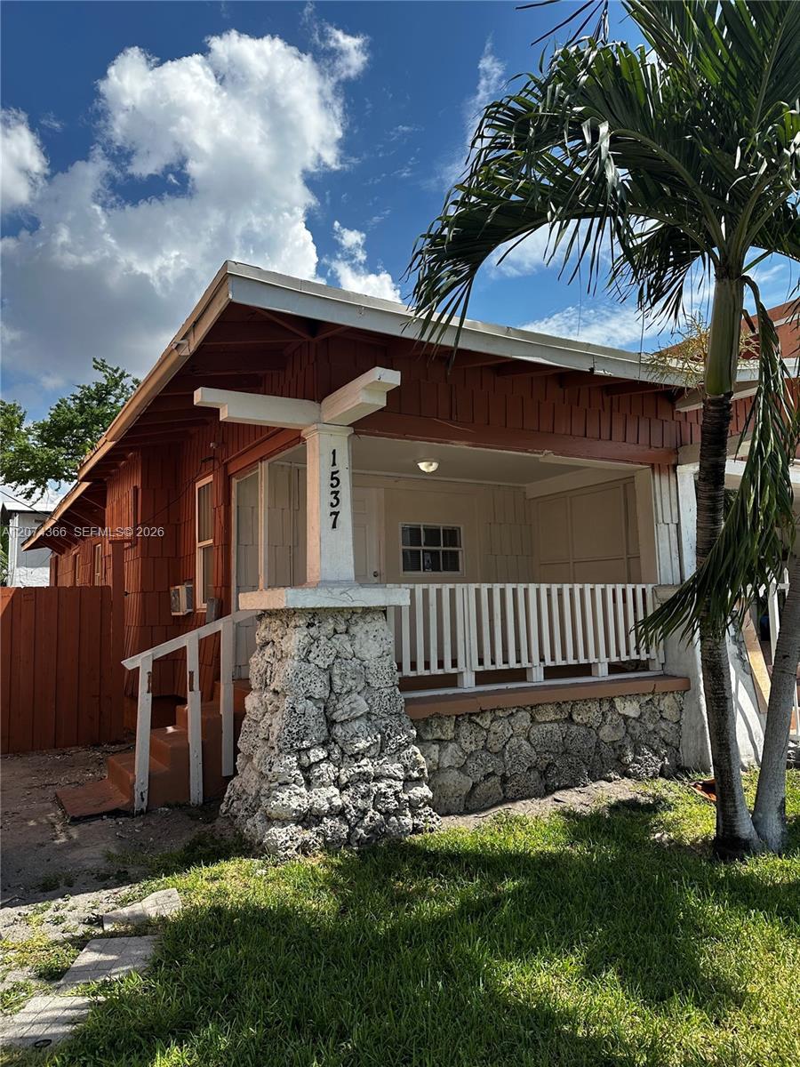 1545 NW 1st St # 1537, Miami FL 33125