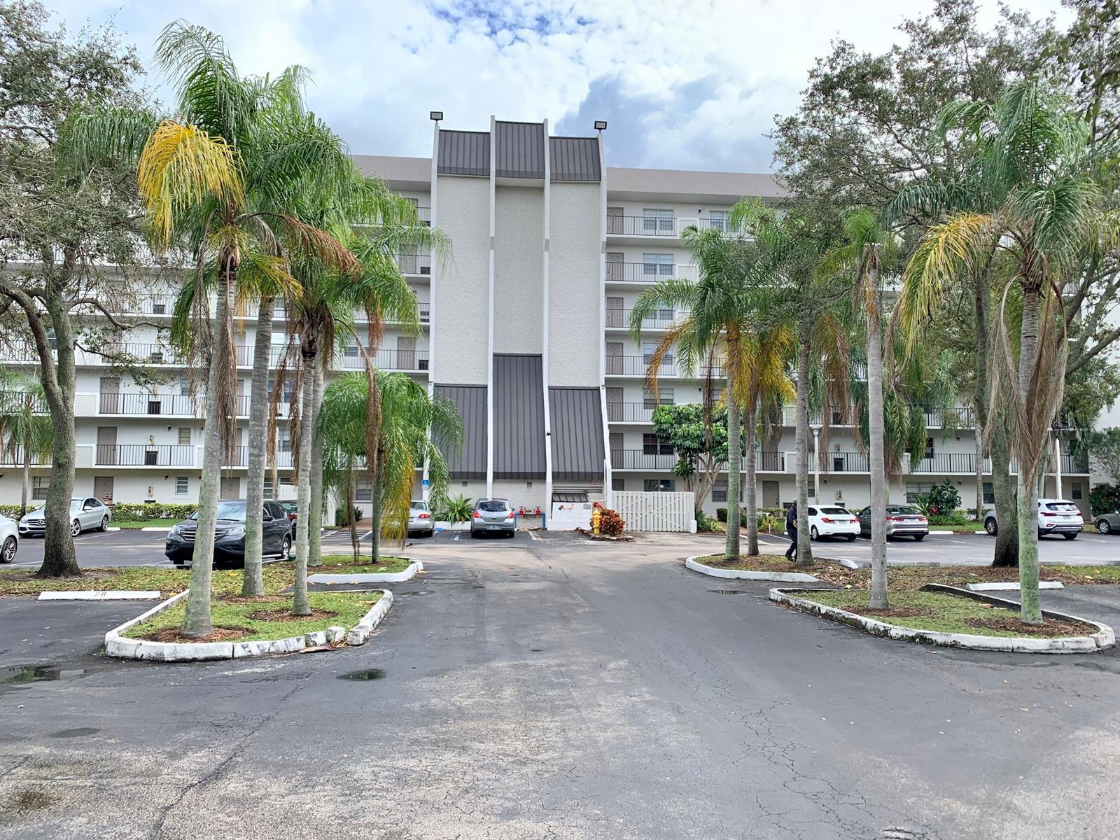 3100 W ROLLING HILLS Circle # 309, Davie FL 33328