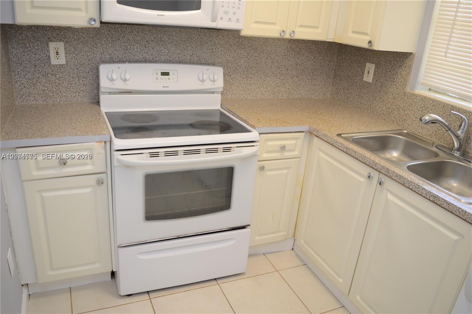 1370 NE 119th St # 137004, Miami FL 33161