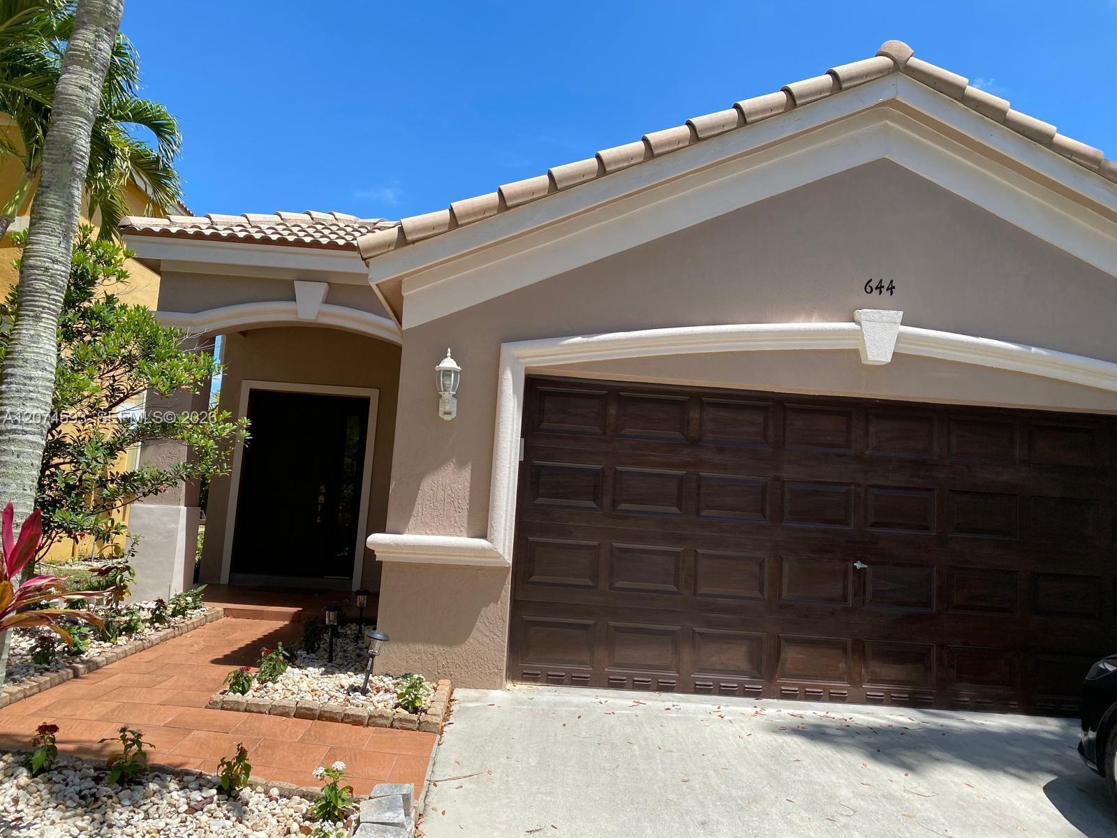 644 Conservation Dr, Weston FL 33327