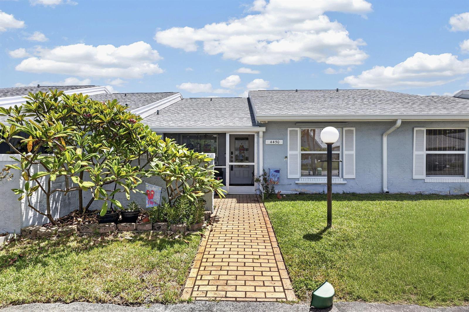 4450 LUCERNE VILLAS Lane, Lake Worth FL 33467