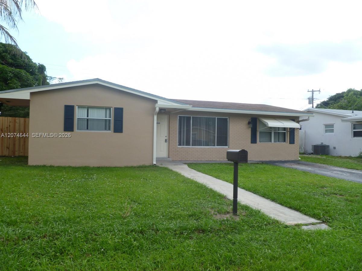6580 Grant St, Hollywood FL 33024