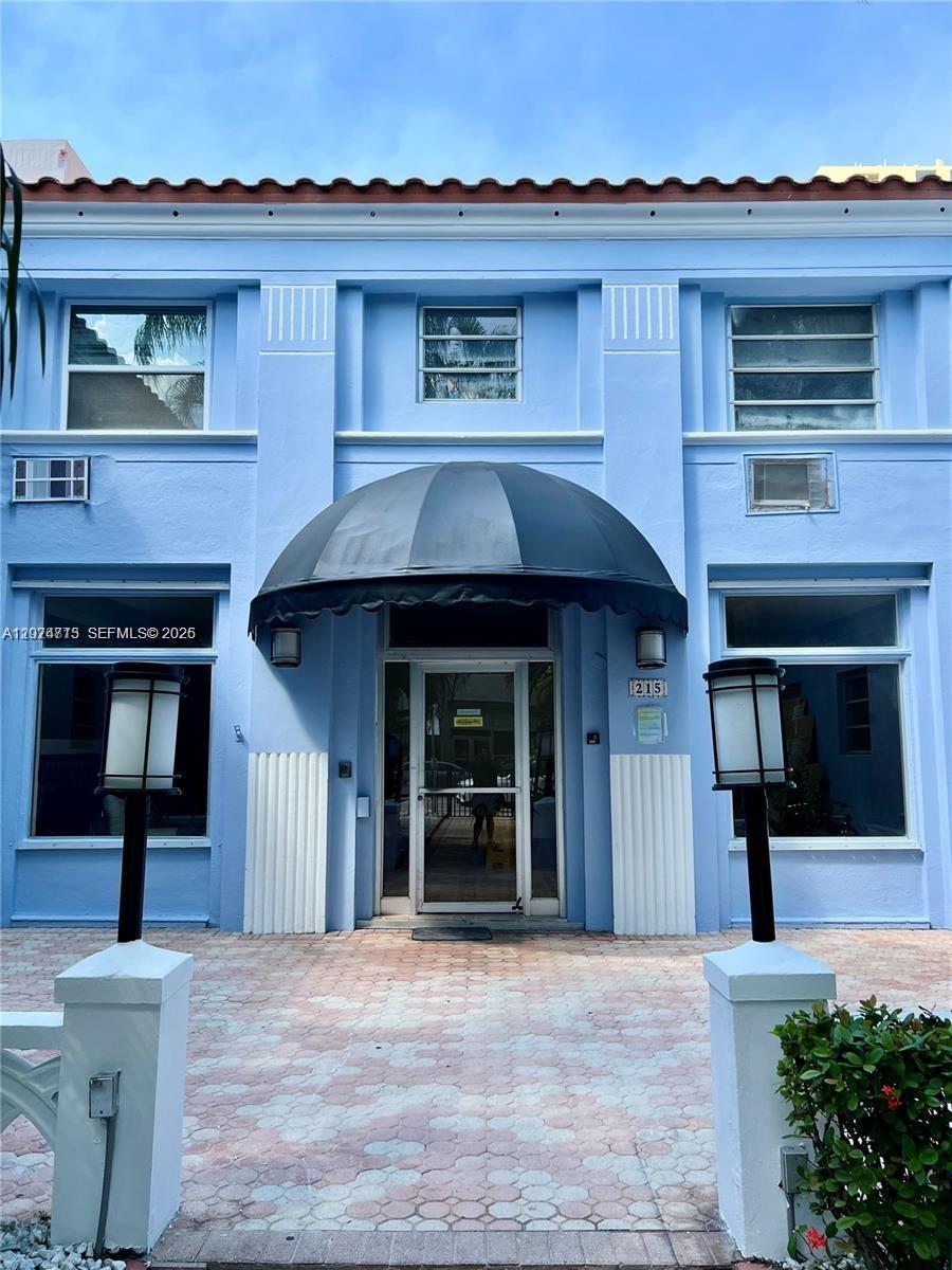 215 30th St # 2, Miami Beach FL 33140