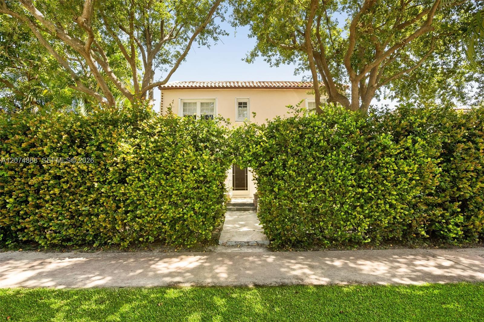 524 W 47th St, Miami Beach FL 33140