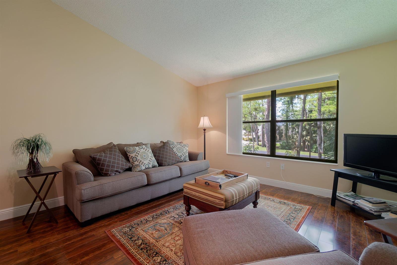 13095 Belhaven Court, Wellington FL 33414