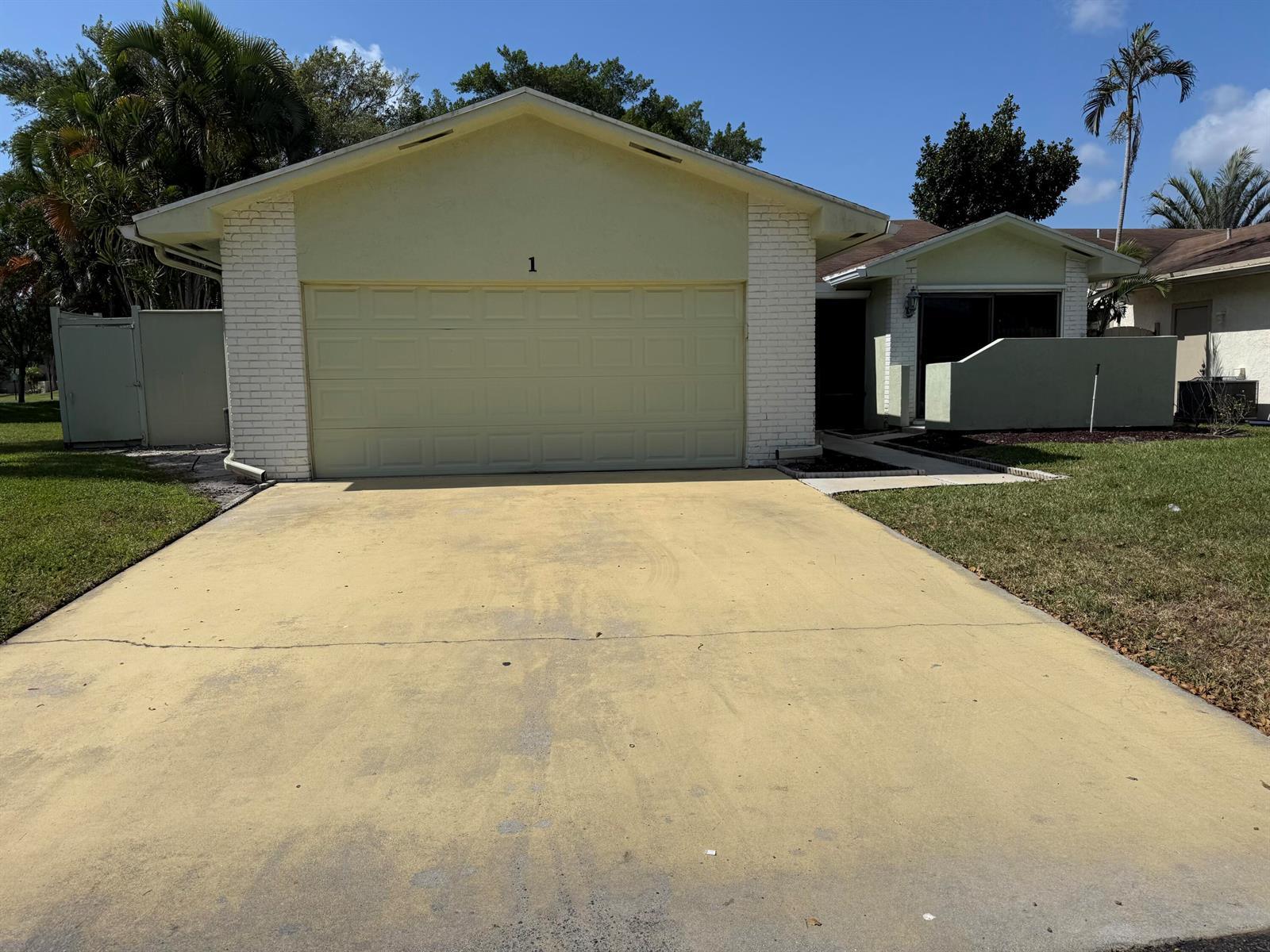 1 Cambridge Place, Boynton Beach FL 33426