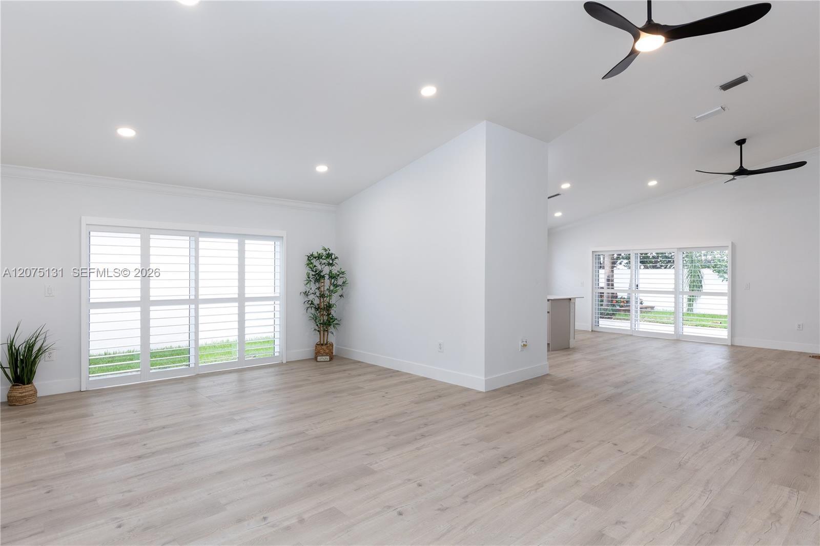 46 Gables Blvd, Weston FL 33326