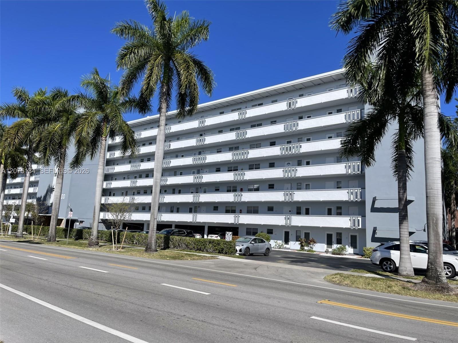 1000 NE 14th Ave # 211, Hallandale Beach FL 33009