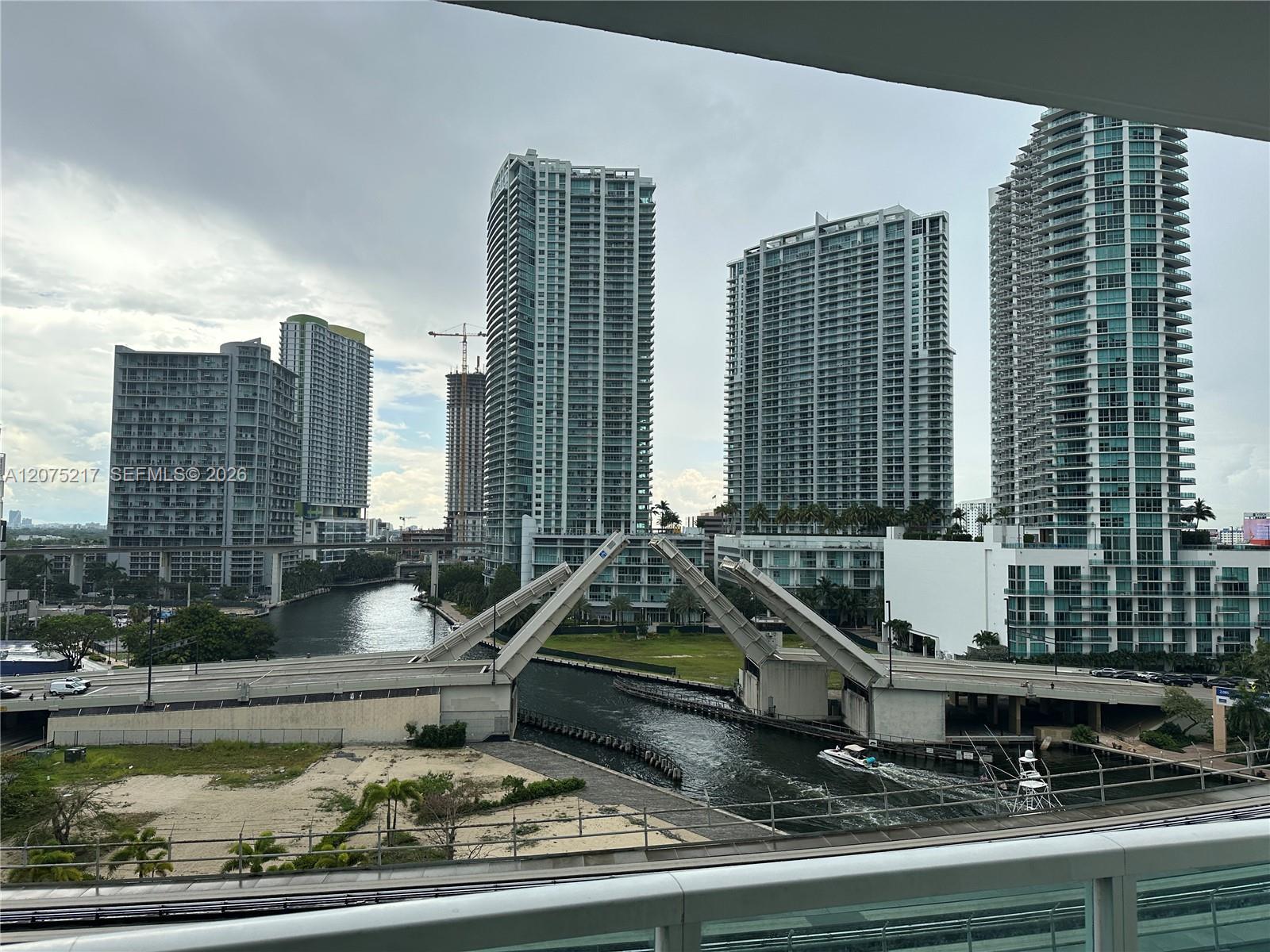 31 SE 5th St # 1007, Miami FL 33131