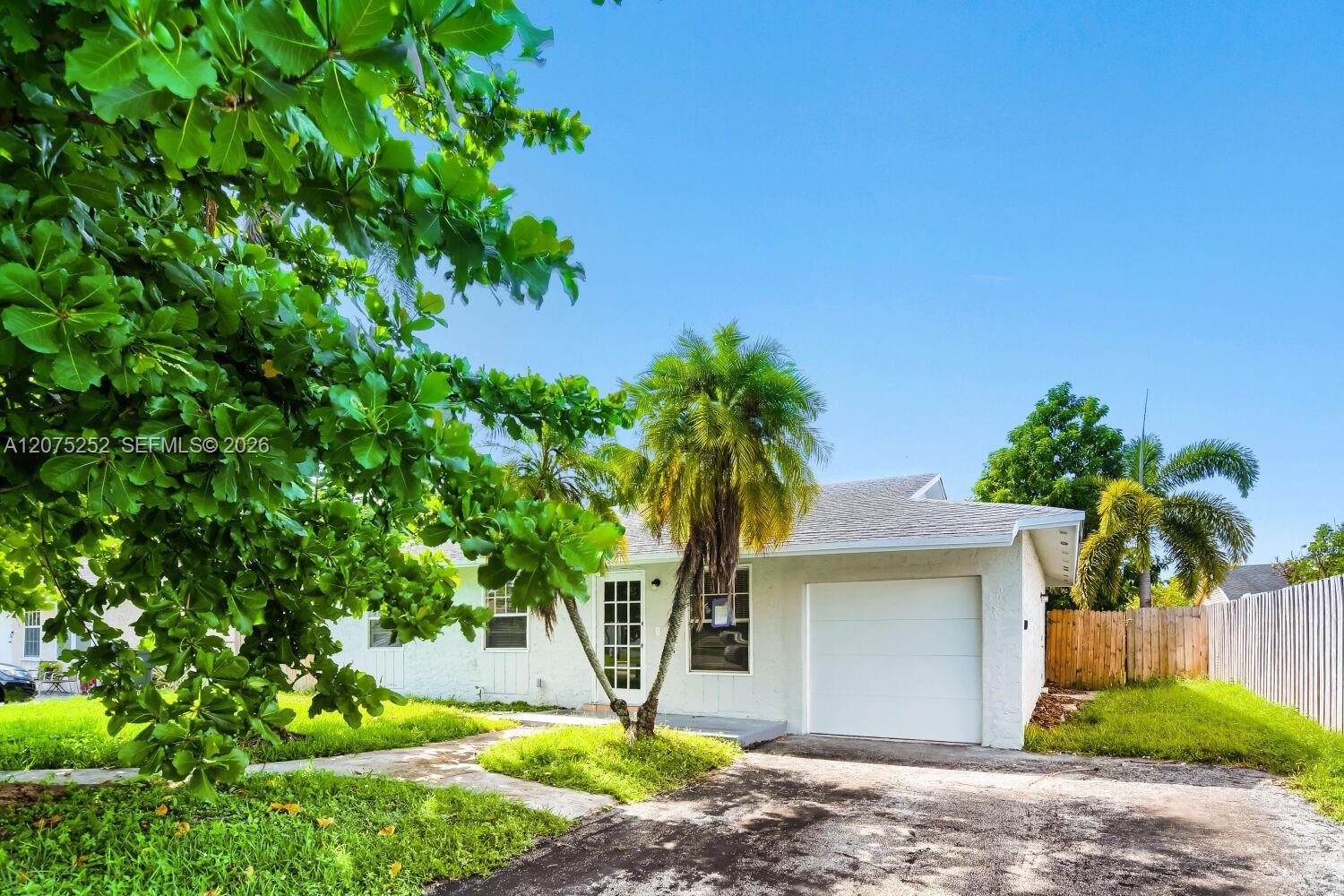 8220 SW 6th St, North Lauderdale FL 33068