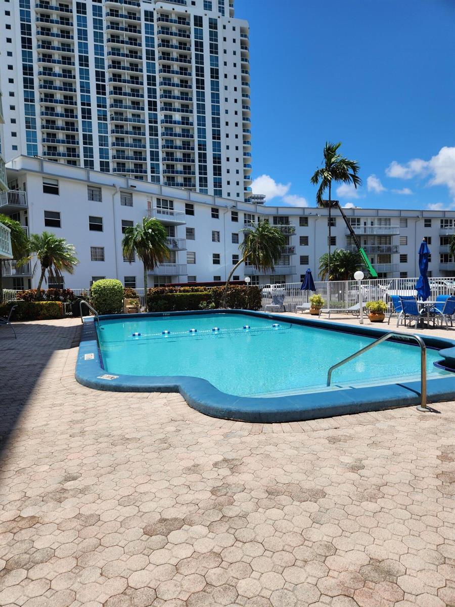 1893 S OCEAN Drive # 511, Hallandale Beach FL 33009