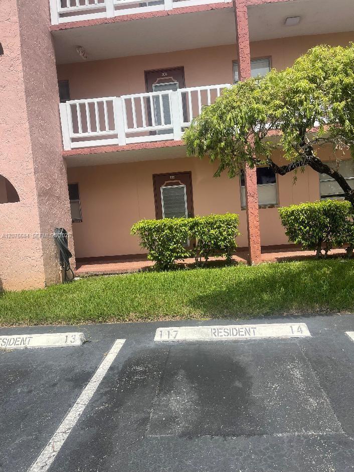 9400 Sunrise Lakes Blvd # 105, Sunrise FL 33322