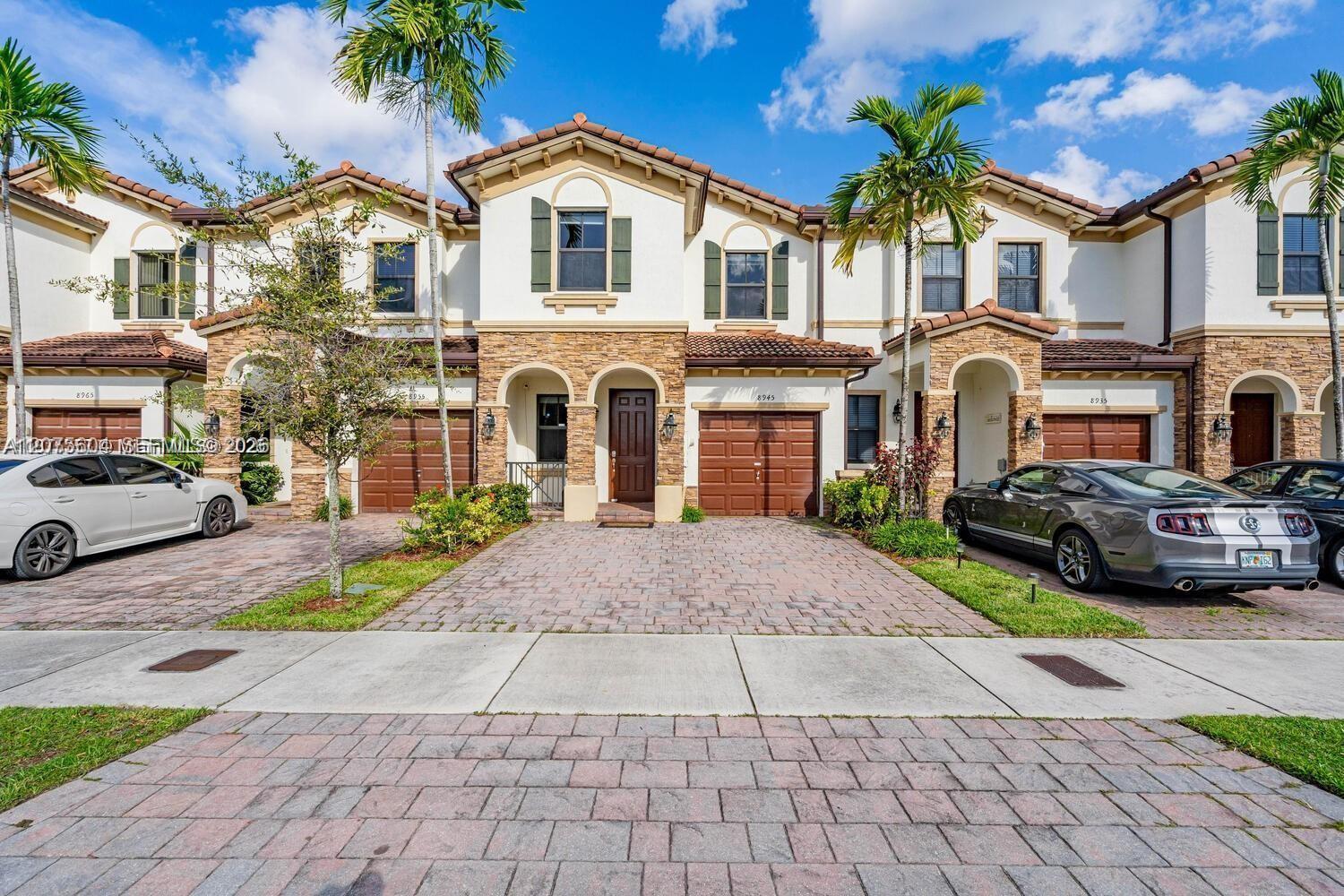 8945 NW 98th Ave, Doral FL 33178