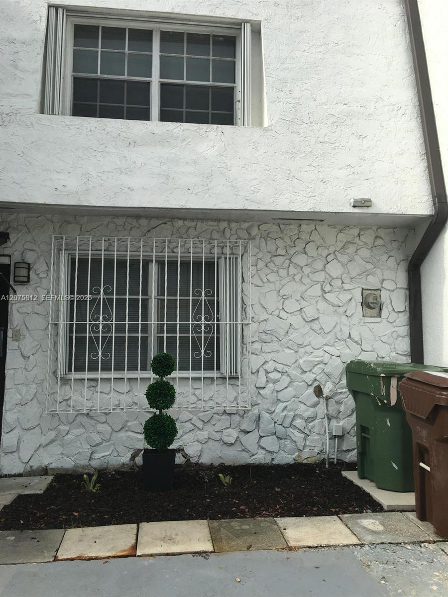 669 W 80th St # 0, Hialeah FL 33014