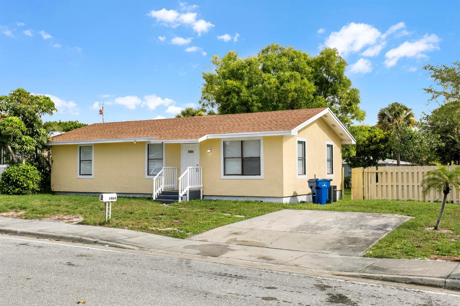 1464 W 32ND Street, Riviera Beach FL 33404