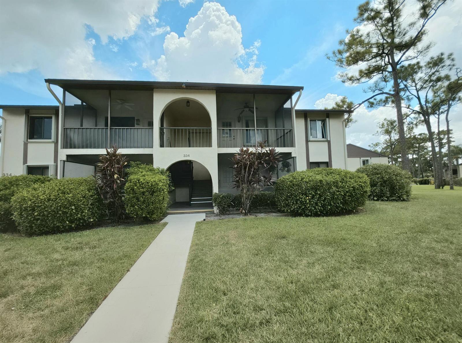 334 Knotty Pine Circle # 2, FL 33463