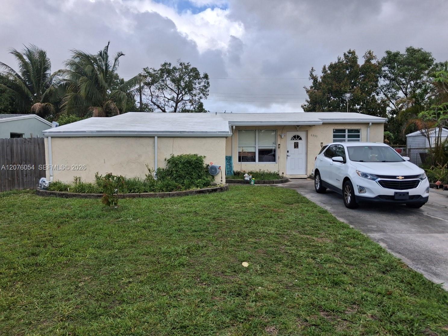 6359 SW 2nd St, Margate FL 33068