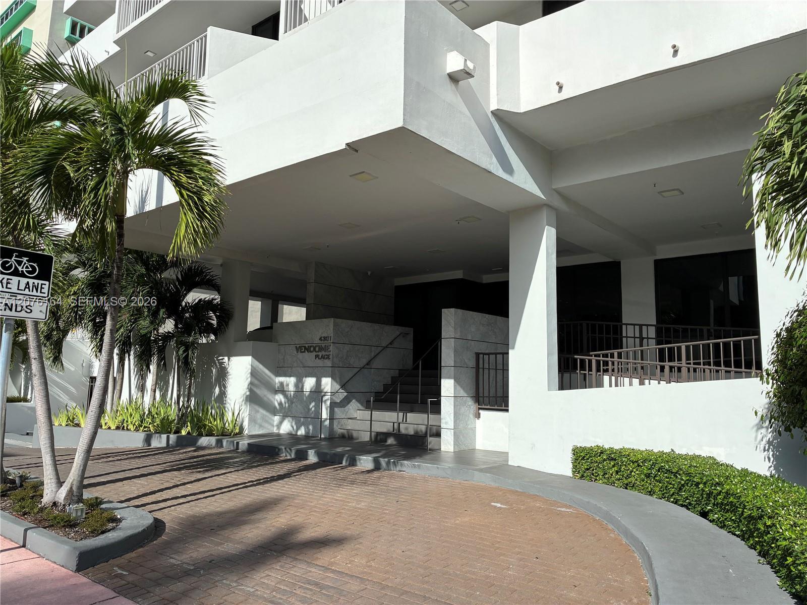 4301 Collins Ave # 402, Miami Beach FL 33140