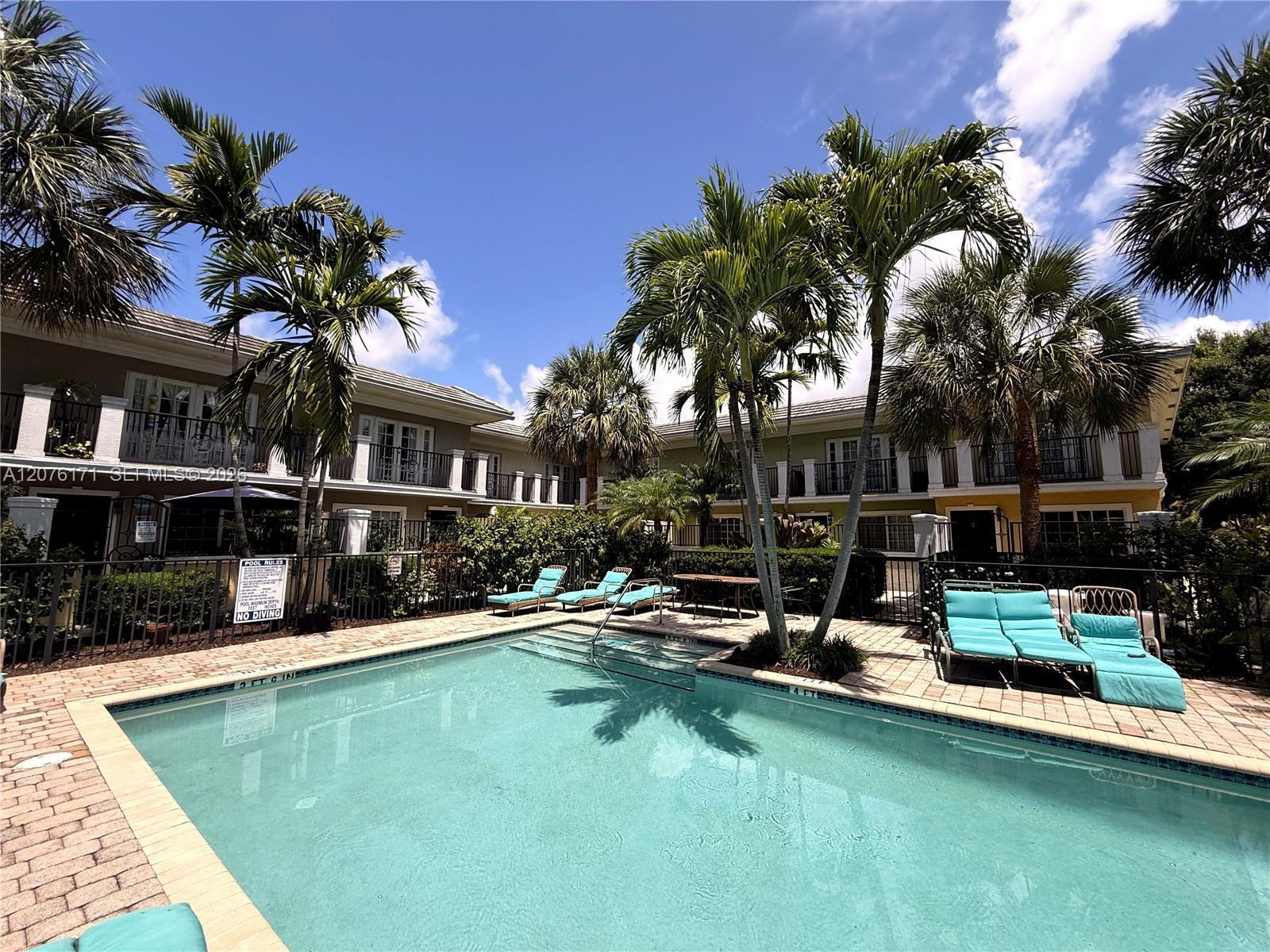 1000 Palm Trl # 8, Delray Beach FL 33483