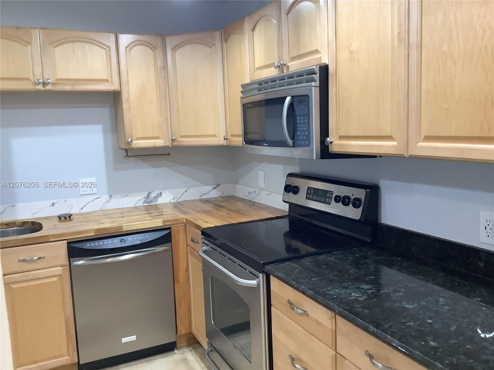 2801 NE 183rd St # 111W, Aventura FL 33160