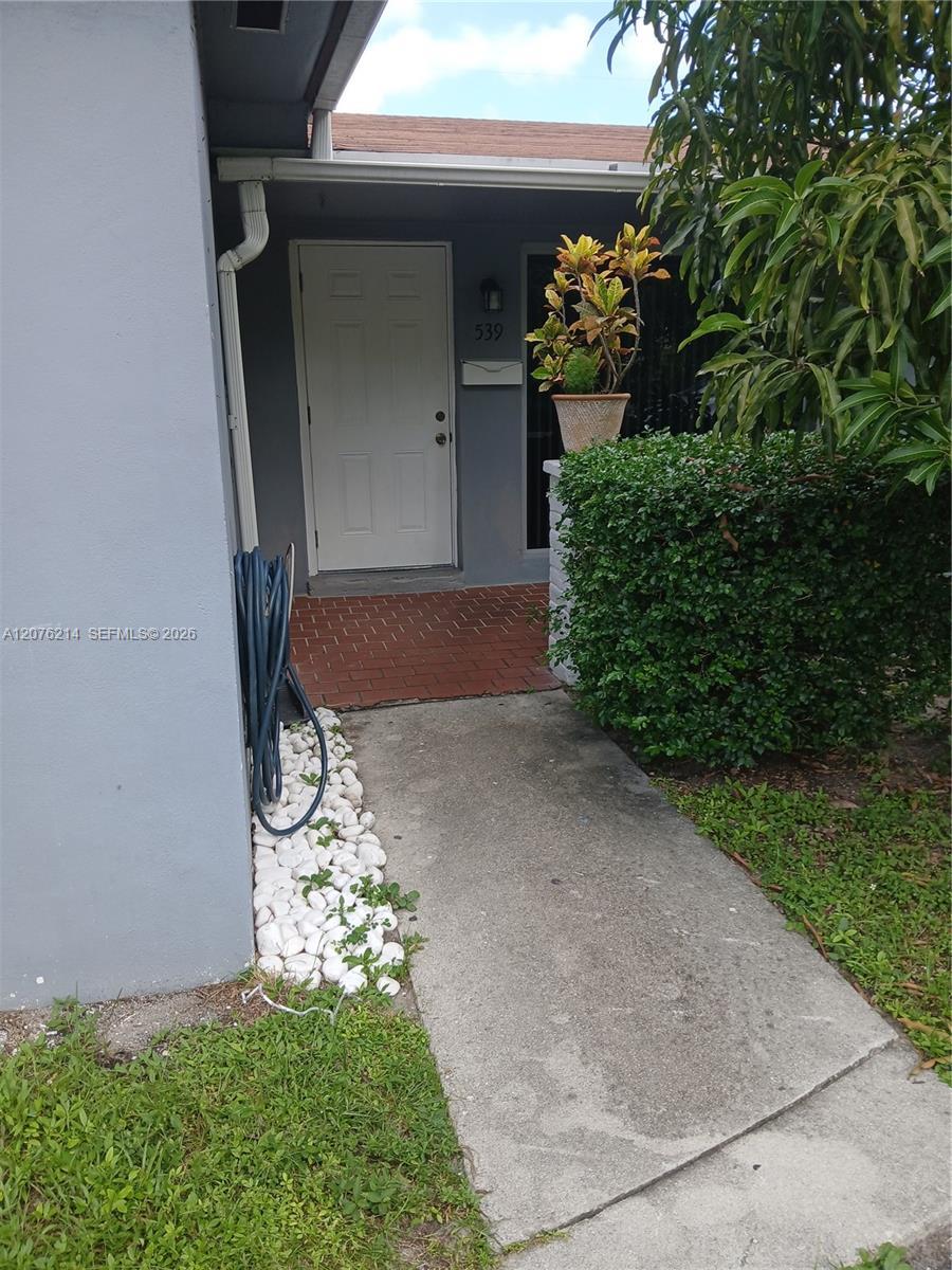 539 S Rainbow Dr # 539, Hollywood FL 33021