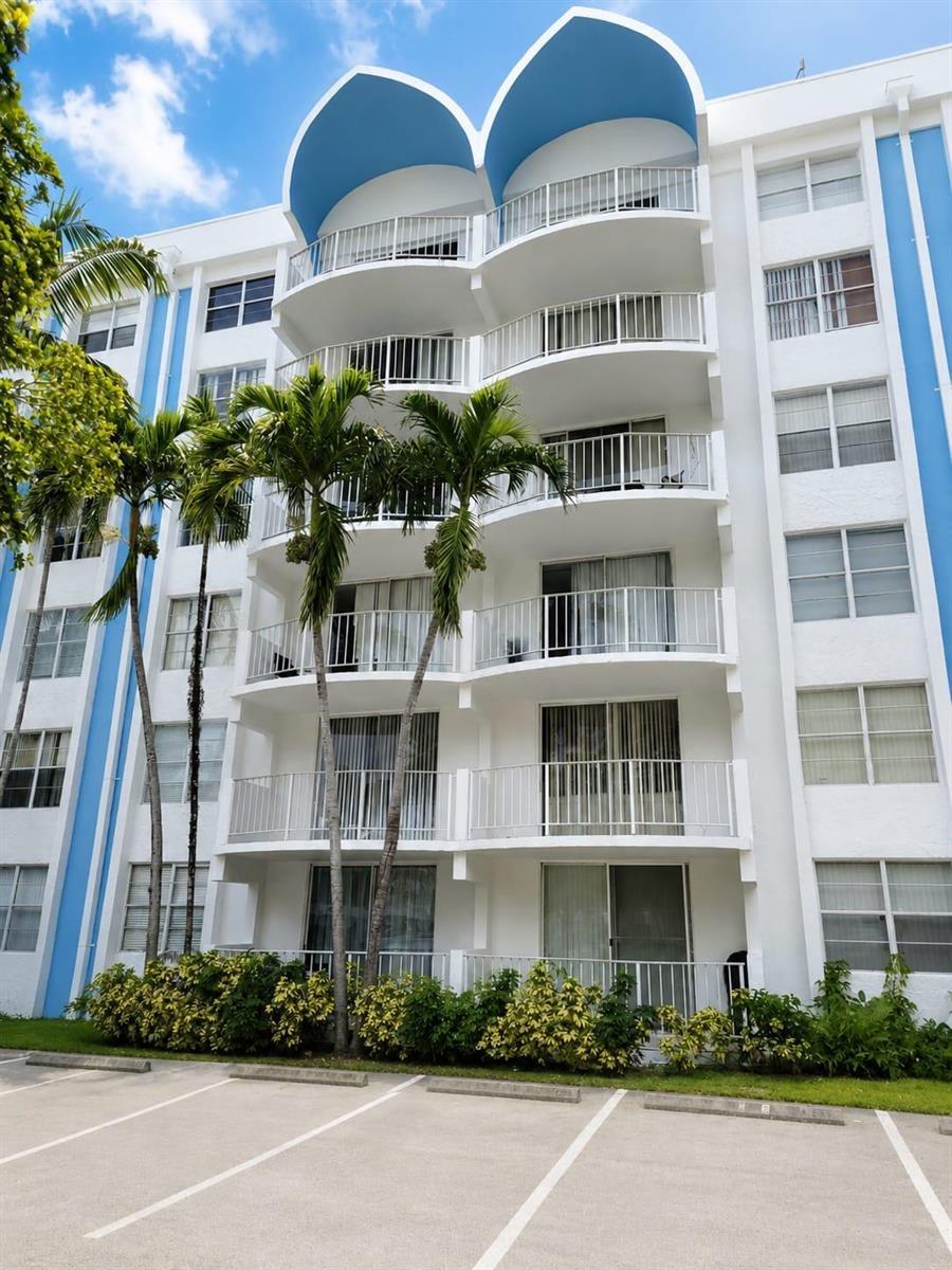 484 NW 165TH ST Street # 609, Miami FL 33169