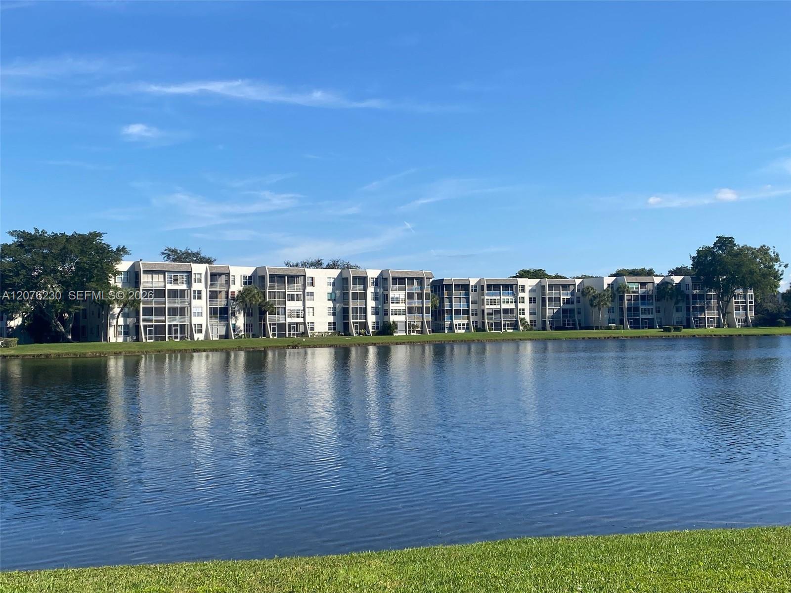 9420 Poinciana Pl # 214, Davie FL 33324