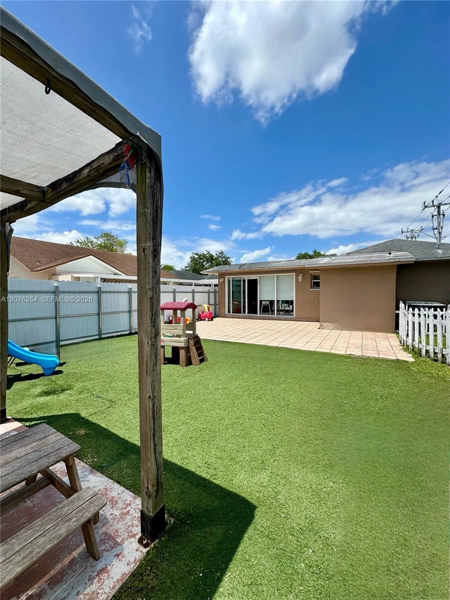 10330 Puerto Rico Dr, Cutler Bay FL 33189