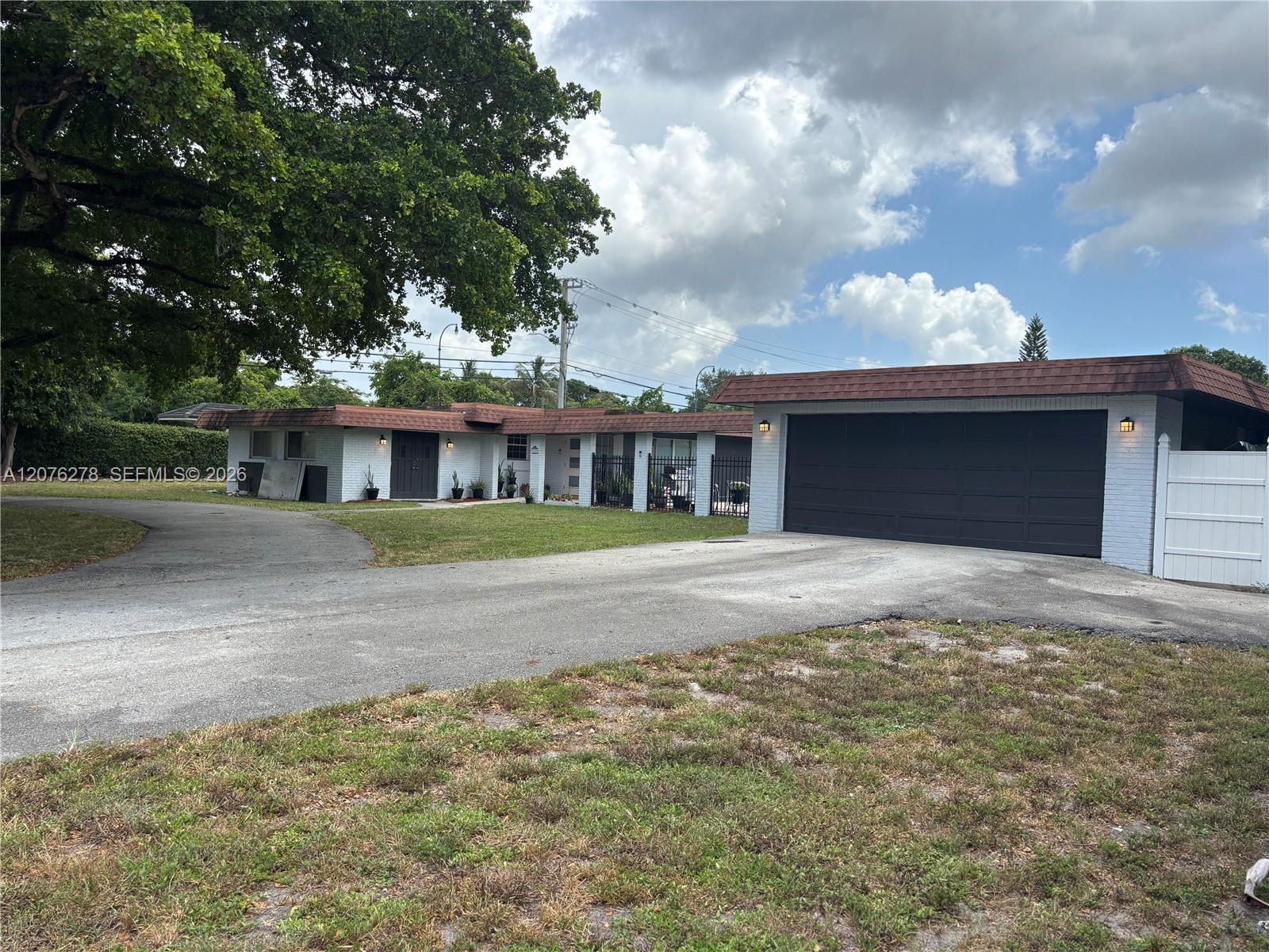 10 SW 46th Ave, Plantation FL 33317