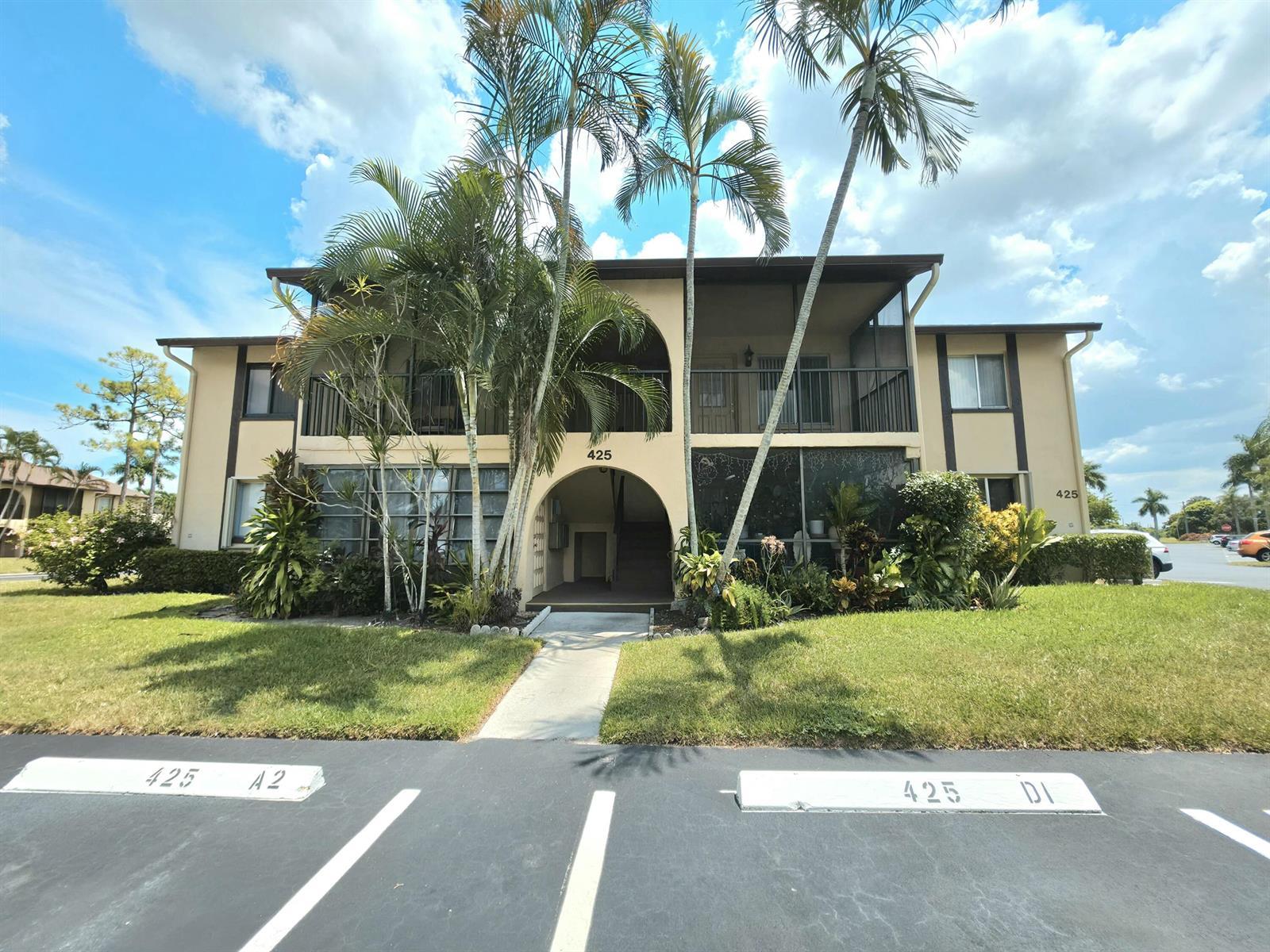 425 Pine Glen lane Lane # 2, FL 33463