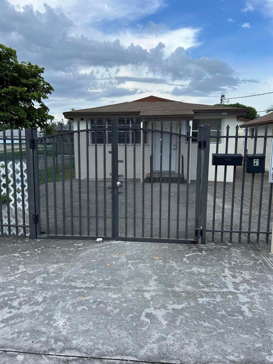 314 NW 5TH Street NW # 3, Hallandale Beach FL 33009