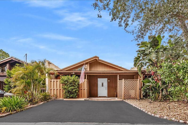 6120 NW 33rd Way, Fort Lauderdale FL 33309