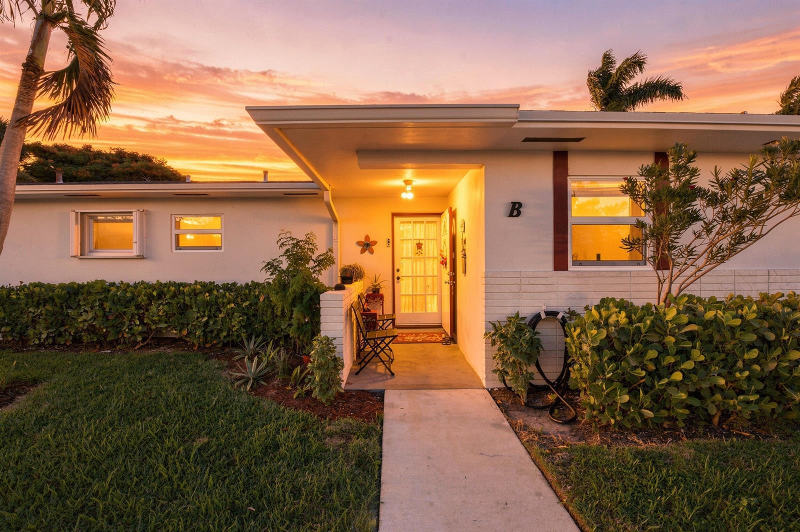 2761 EMORY Drive W # B, West Palm Beach FL 33415
