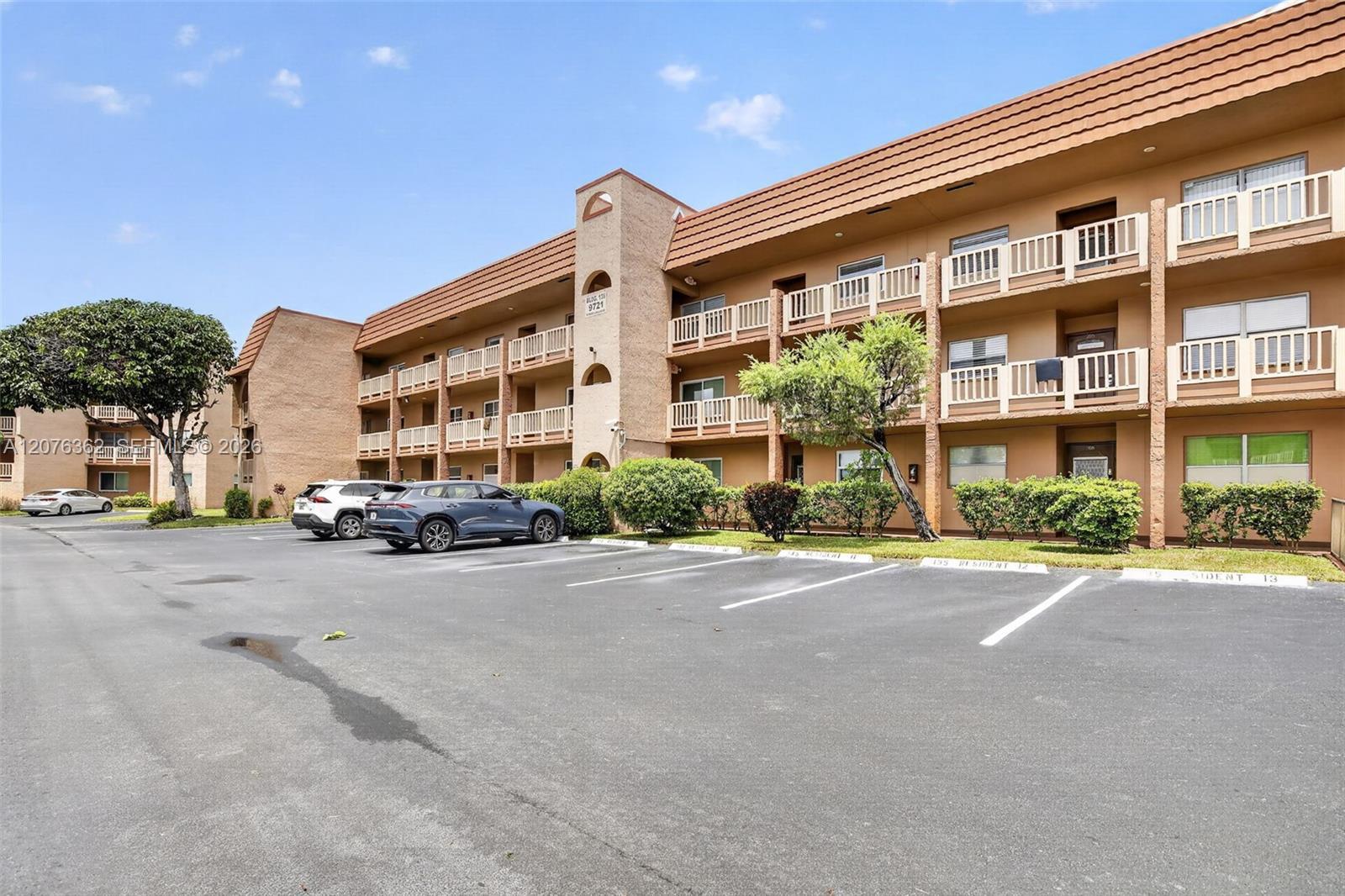 9721 Sunrise Lakes Blvd # 102, Sunrise FL 33322