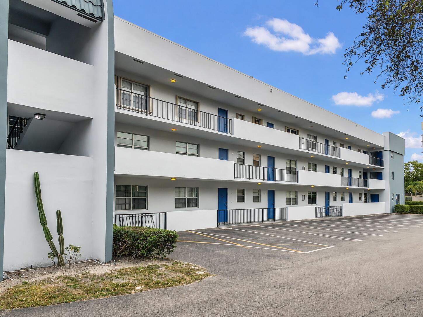 1630 EMBASSY Drive # 309, West Palm Beach FL 33401
