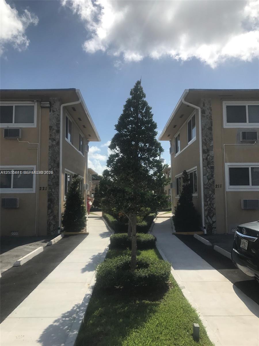 211 NW 47th Ave # 7, Miami FL 33126