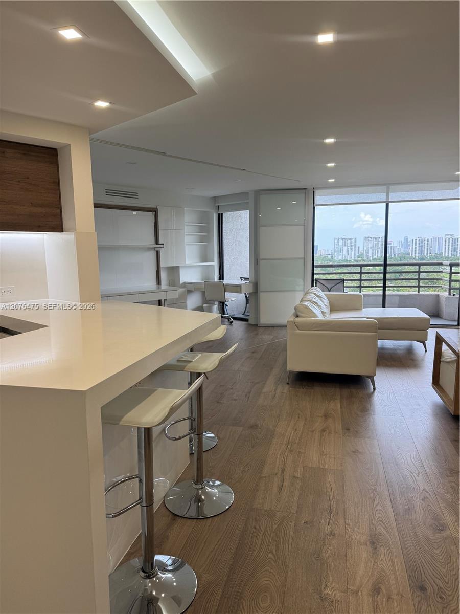 3300 NE 191st St # 1610, Aventura FL 33180