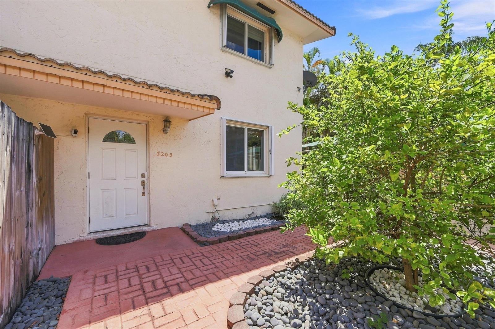 3203 McDonald Street # 3203, Miami FL 33133