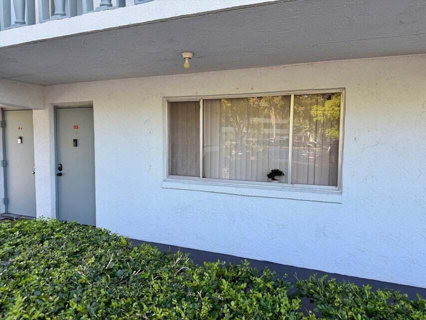2000 Springdale Boulevard # 102, Palm Springs FL 33461