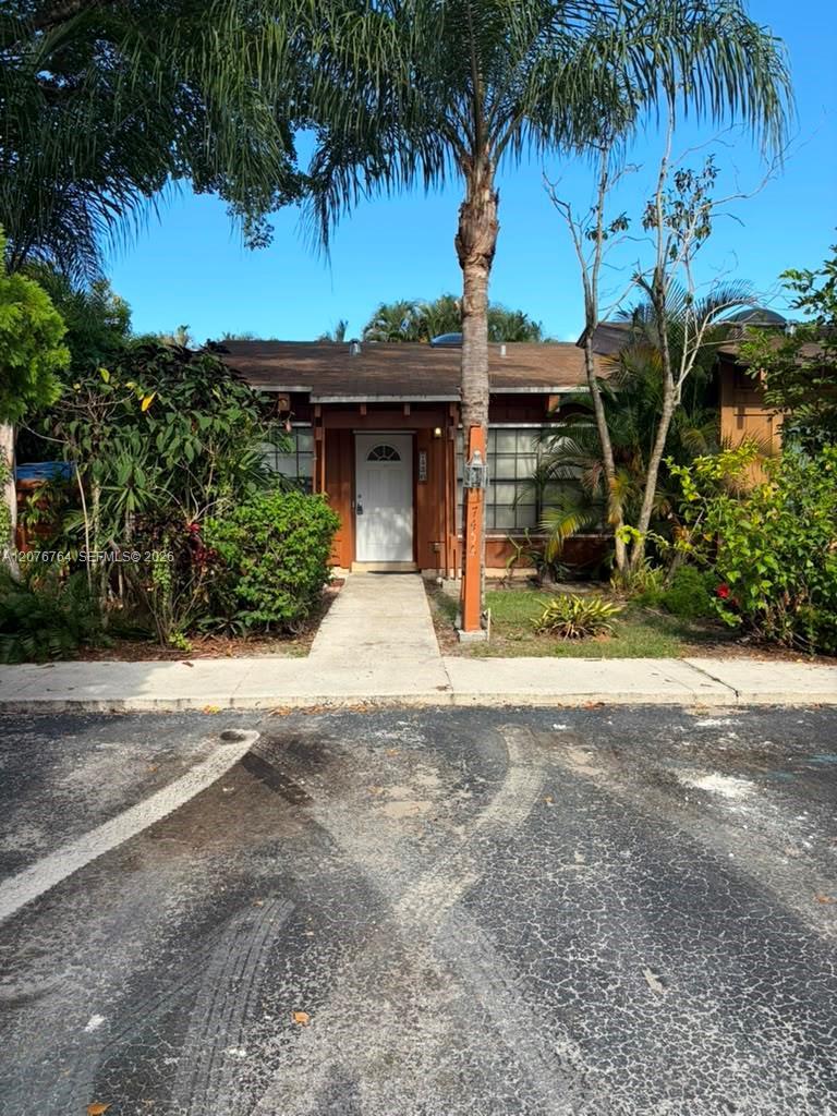 7456 NW 33rd St # 0, Lauderhill FL 33319