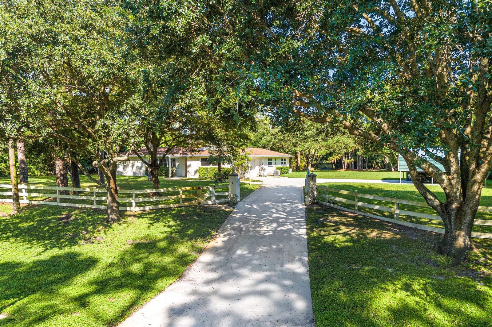 8645 Square Lake Drive, Palm Beach Gardens FL 33418